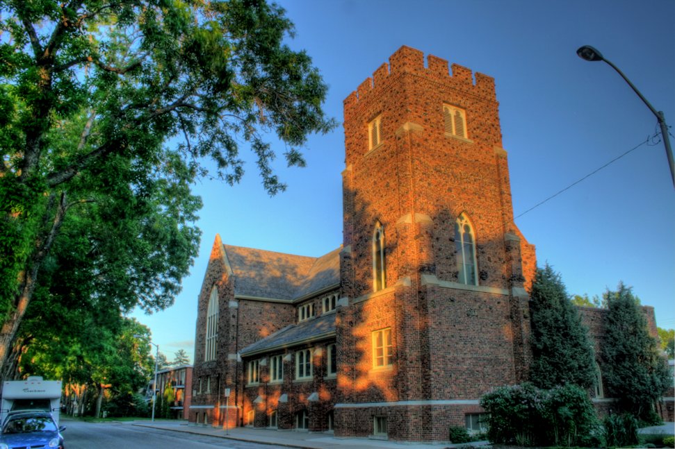 Holy_Trinity_Anglican_Church_Edmonton_Alberta_Canada_01A